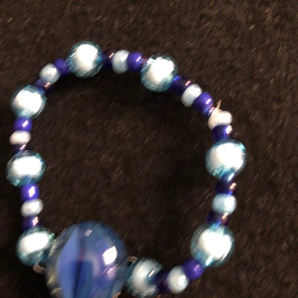 Hand made beaded necklace and bracelet - Picture 6 of 6